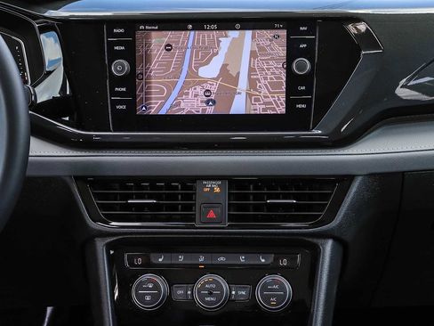 Used 2022 Volkswagen Taos SEL w/ Panoramic Sunroof Package image 14