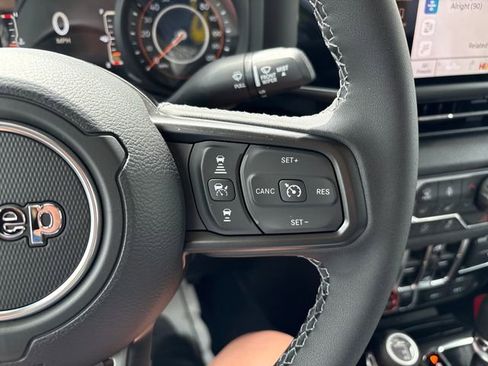 New 2026 Jeep Gladiator Sport AWD/4WD image 12