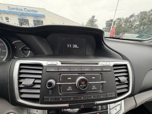 Used 2015 Honda Accord EX image 11