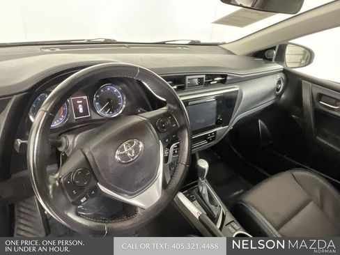 Used 2019 Toyota Corolla SE image 31