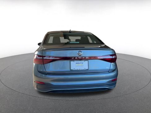 Used 2025 Volkswagen Jetta SE image 11