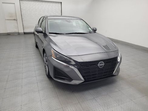 Used 2023 Nissan Altima 2.5 SL FWD image 14