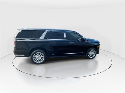 Used 2023 Cadillac Escalade ESV Premium Luxury image 9
