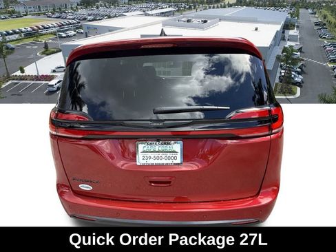 New 2026 Chrysler Pacifica Select image 5