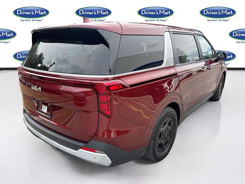 Used 2025 Kia Carnival FWD image 7