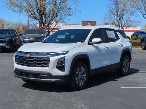 New 2026 Chevrolet Equinox LT FWD image 3