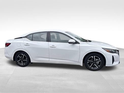 Used 2024 Nissan Sentra SV FWD image 6