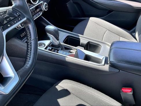 Certified 2025 Nissan Sentra SV w/ All-Weather Package FWD image 17