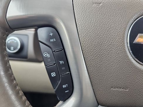 Used 2013 Chevrolet Avalanche LTZ image 9