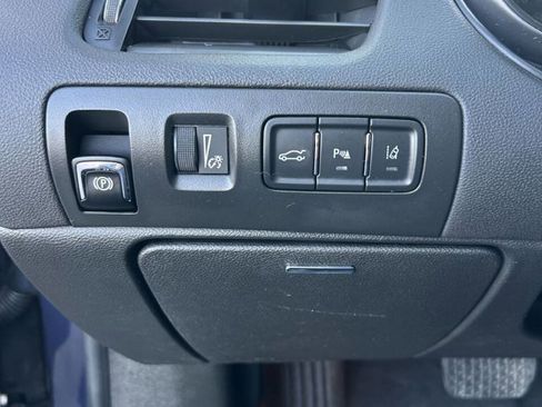 Used 2017 Chevrolet Impala Premier w/ Enhanced Convenience Package image 15