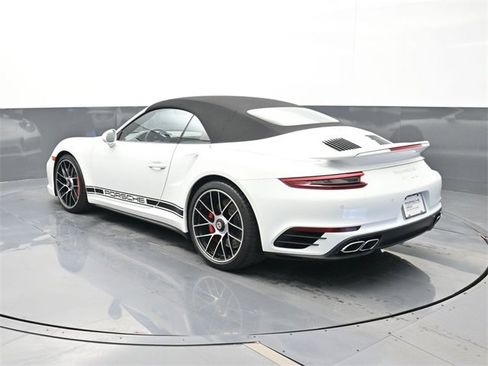 Used 2018 Porsche 911 Turbo image 3