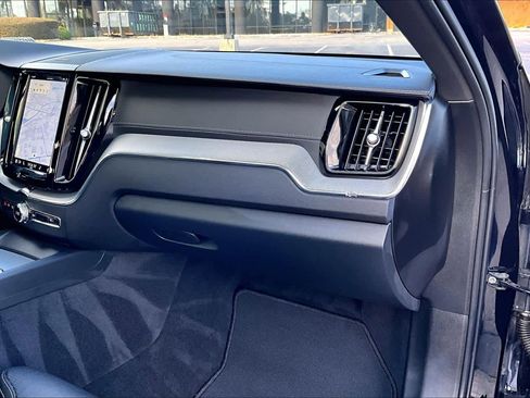 Used 2024 Volvo XC60 T8 Ultimate image 18