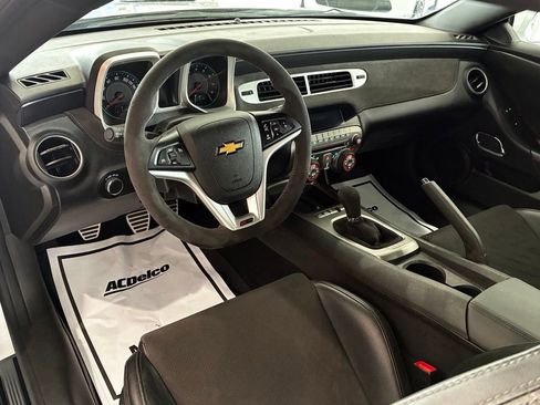 Used 2014 Chevrolet Camaro Z/28 RWD image 5