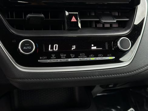 Used 2025 Toyota Corolla SE FWD image 29