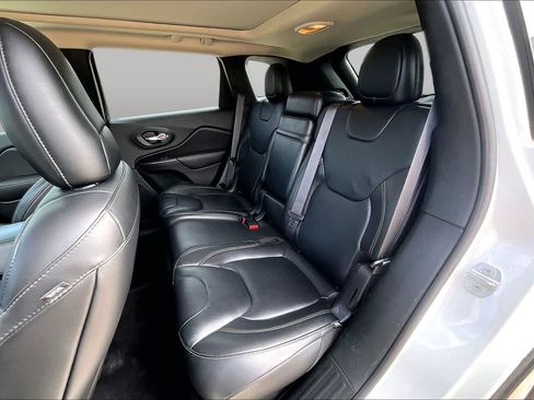 Used 2017 Jeep Cherokee Limited AWD/4WD image 20