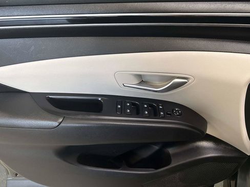 Used 2023 Hyundai Tucson SE image 17