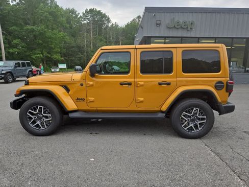 New 2026 Jeep Wrangler Unlimited Sahara AWD/4WD image 7