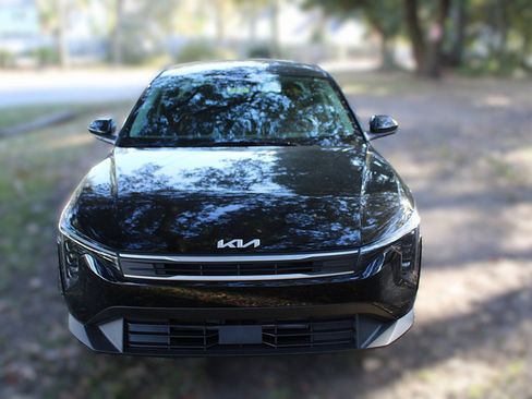 New 2025 Kia K4 LX image 16