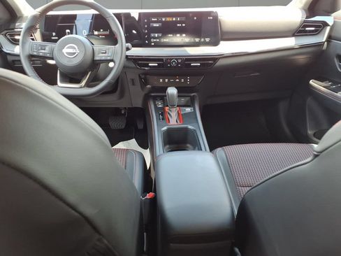 New 2025 Nissan Kicks SR w/ Illumination Package AWD/4WD image 12