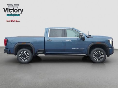New 2026 GMC Sierra 2500 Denali Ultimate AWD/4WD image 18