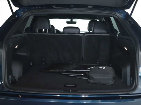 Used 2022 Volkswagen Atlas Cross Sport SE image 29