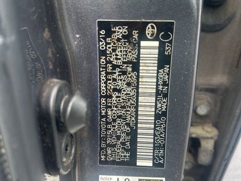 Used 2016 Toyota Prius Four FWD image 13
