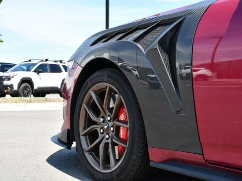 Used 2025 Ford Mustang GT Premium RWD image 17