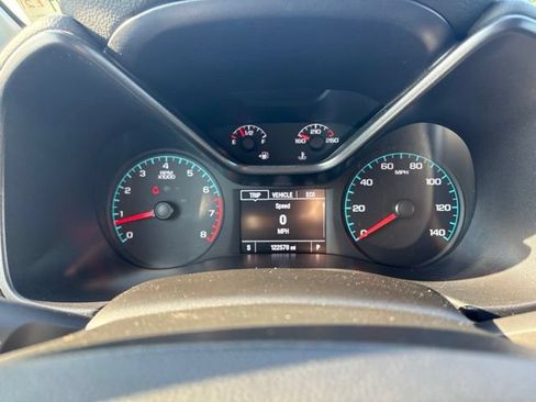 Used 2015 Chevrolet Colorado Z71 w/ LPO, Gearon Bar Package AWD/4WD image 30