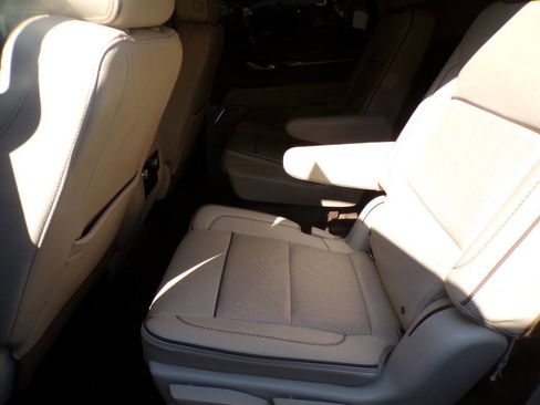 Used 2021 GMC Yukon Denali image 10