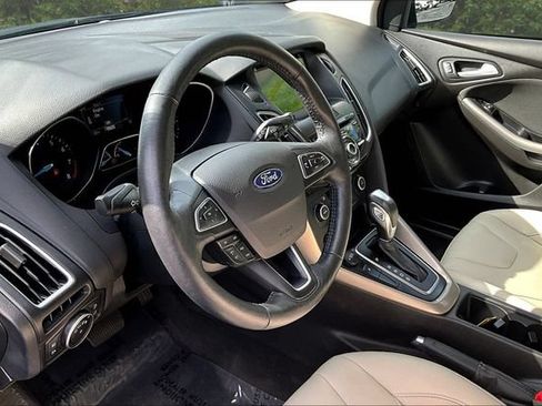 Used 2018 Ford Focus Titanium FWD image 17