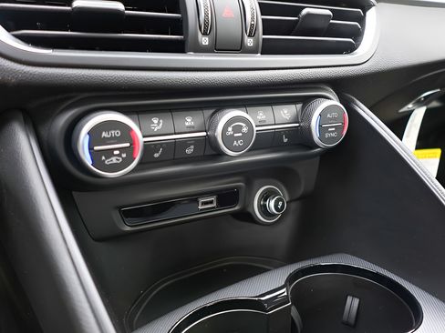 New 2025 Alfa Romeo Giulia w/ Driving Assist Package RWD image 16