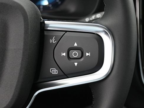 New 2025 Volvo XC40 B5 Core w/ Climate Package image 10