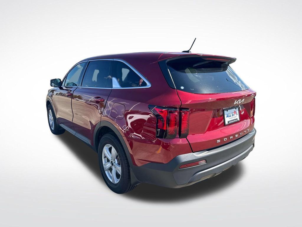 Used 2022 Kia Sorento LX FWD image 7