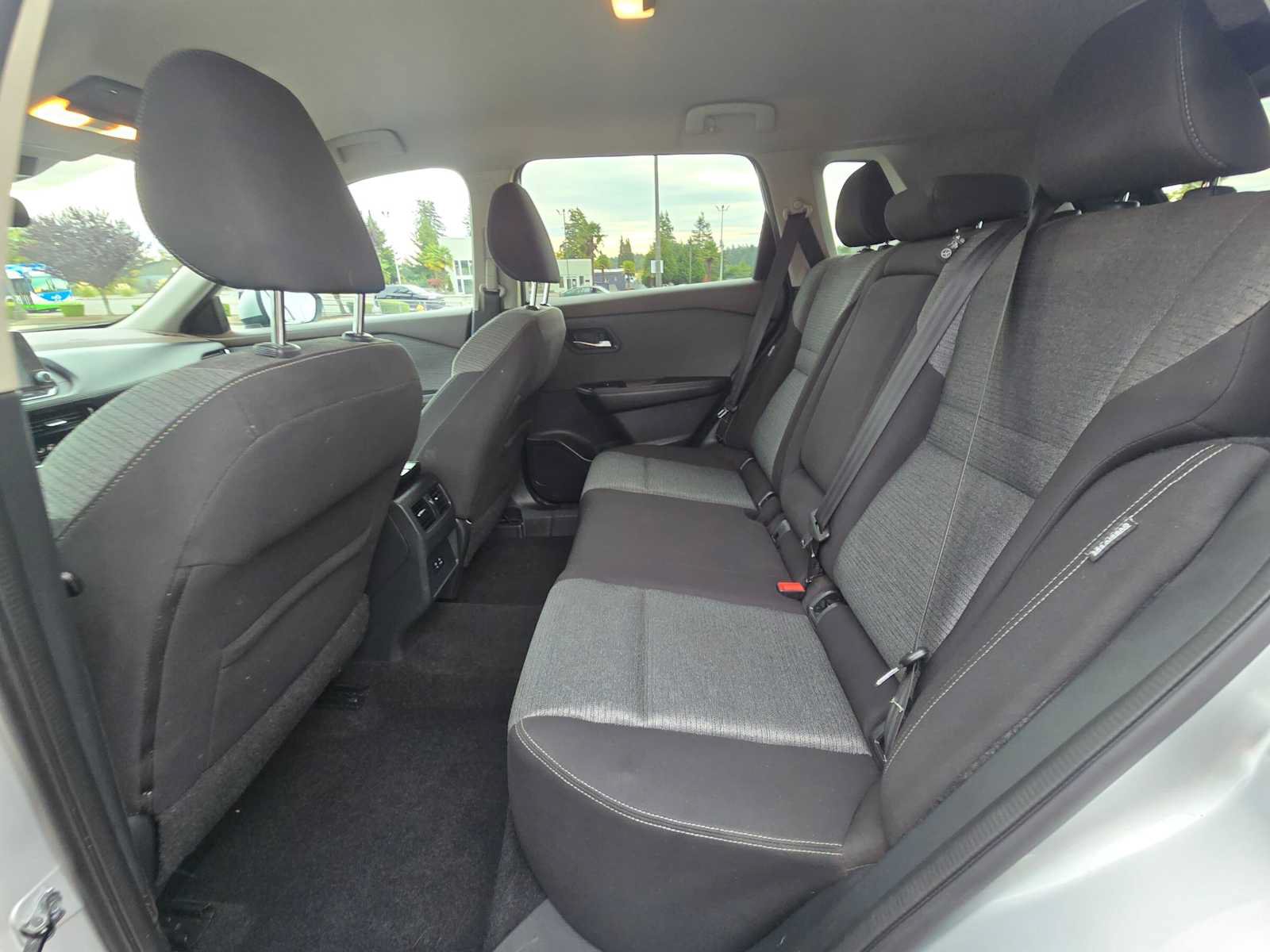 Used 2021 Nissan Rogue SV AWD/4WD image 16