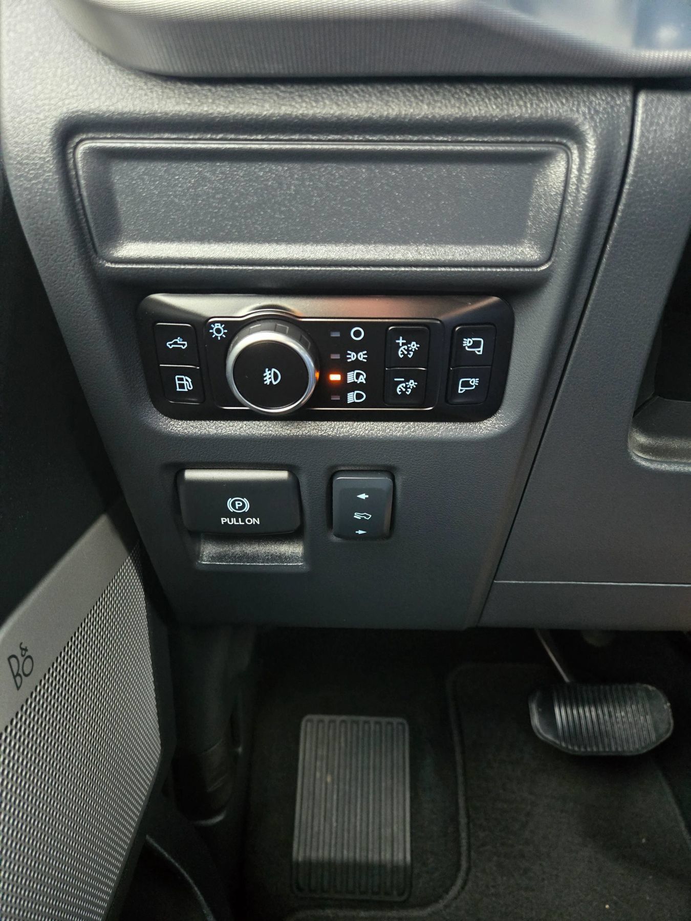 Used 2025 Ford F150 Lariat w/ Equipment Group 501A Mid AWD/4WD image 18