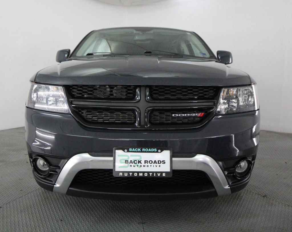 Used 2018 Dodge Journey Crossroad w/ Nav & Sun Group AWD/4WD image 2