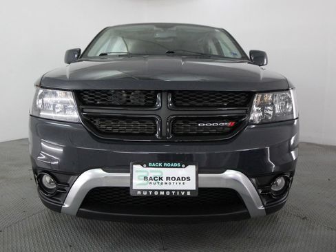 Used 2018 Dodge Journey Crossroad w/ Nav & Sun Group AWD/4WD image 2