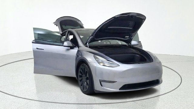 Used 2024 Tesla Model Y Performance AWD/4WD image 11