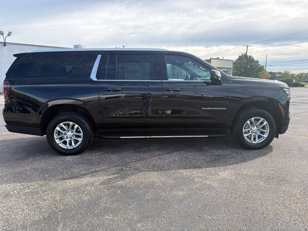 Used 2025 Chevrolet Suburban LS AWD/4WD image 6