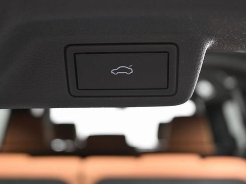 New 2025 Volkswagen ID. Buzz Pro S image 27