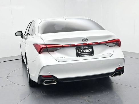 Used 2022 Toyota Avalon Limited w/ Advanced Safety Package FWD image 6