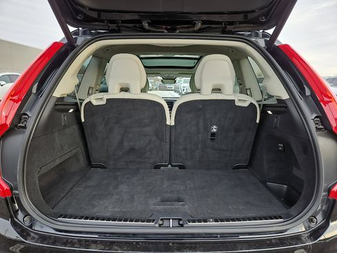 Certified 2023 Volvo XC90 T8 Ultimate image 29