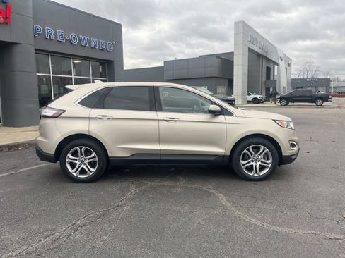 Used 2017 Ford Edge Titanium image 4