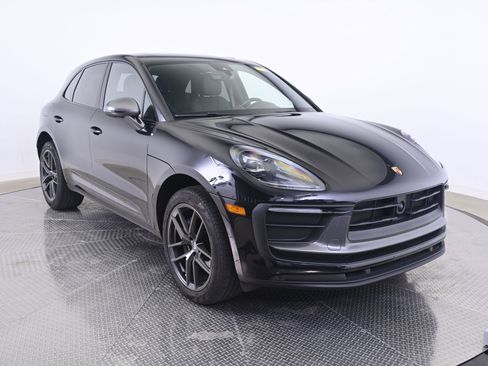 Certified 2023 Porsche Macan Turbo AWD/4WD image 9