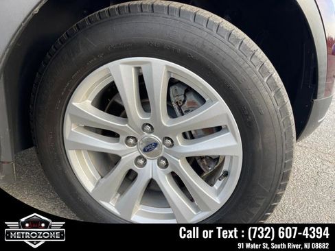 Used 2018 Ford Explorer XLT w/ Equipment Group 202A image 26