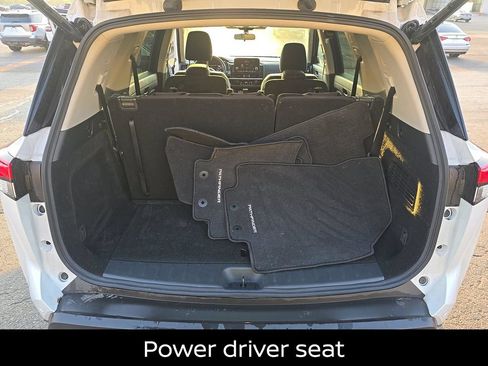 Certified 2025 Nissan Pathfinder SV w/ SV Premium Package FWD image 8