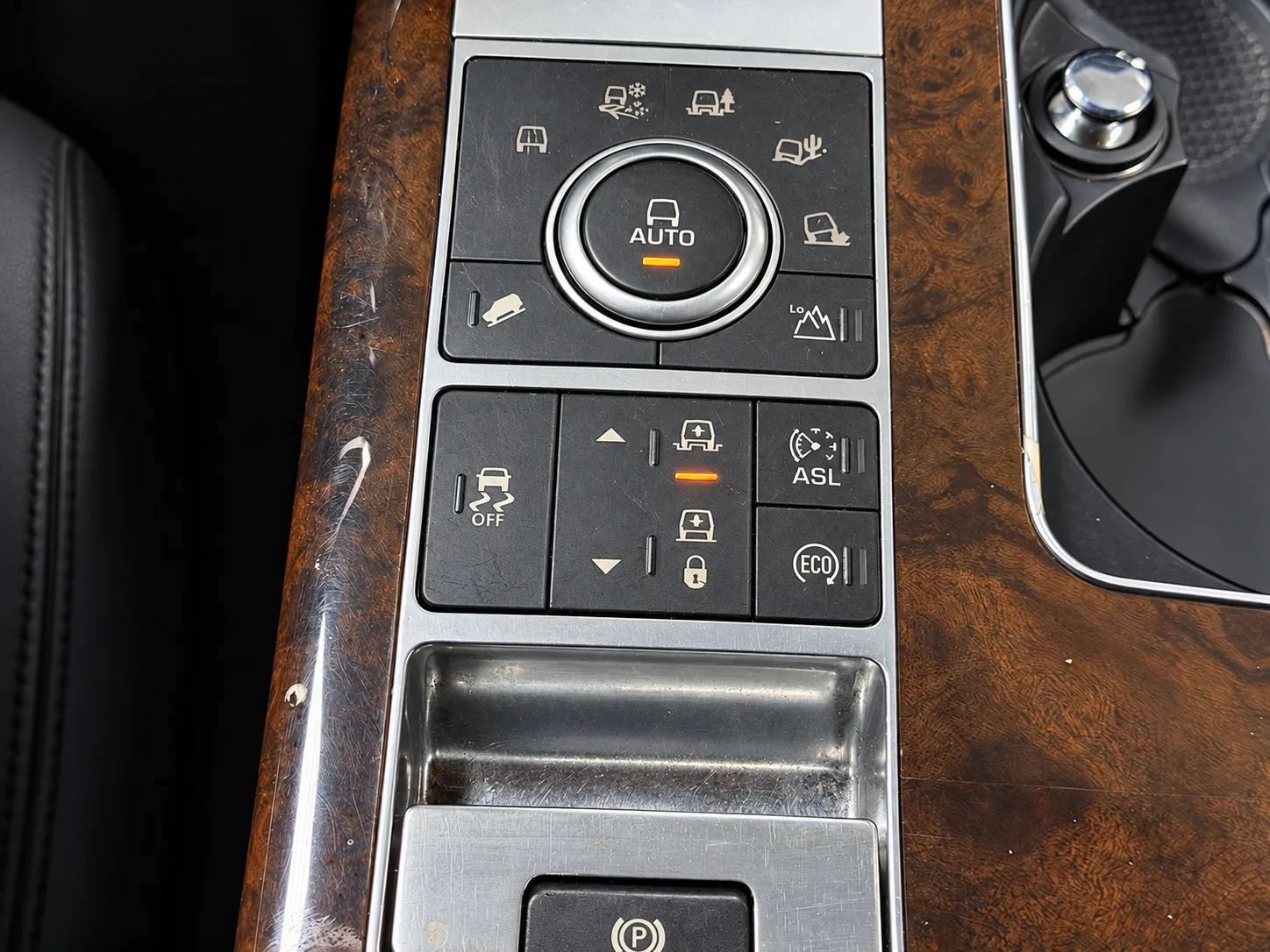 Used 2014 Land Rover Range Rover Supercharged AWD/4WD image 46