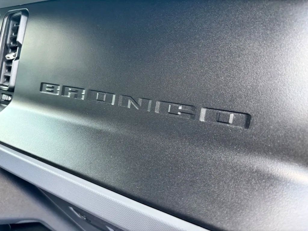 Used 2022 Ford Bronco Big Bend w/ Sasquatch Package AWD/4WD image 32