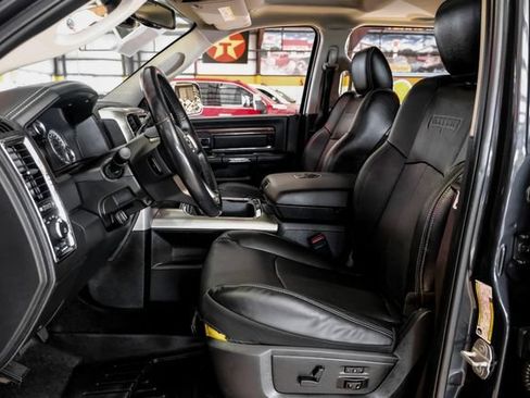 Used 2018 RAM 3500 Laramie w/ Convenience Group AWD/4WD image 7