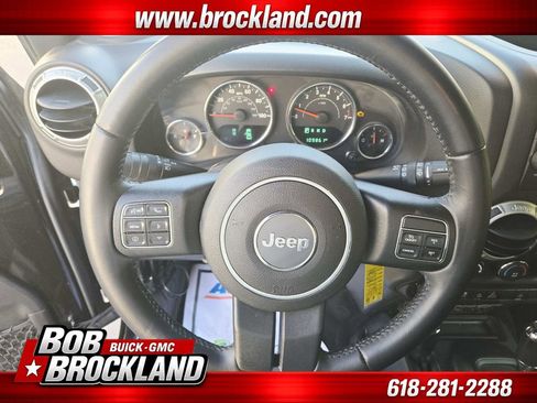 Used 2017 Jeep Wrangler Sahara w/ Connectivity Group AWD/4WD image 24